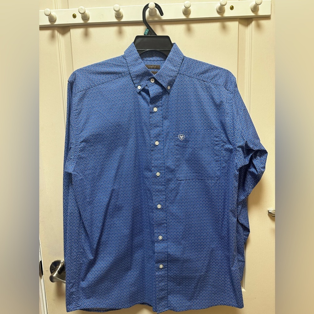 Ariat long sleeve button down shirt